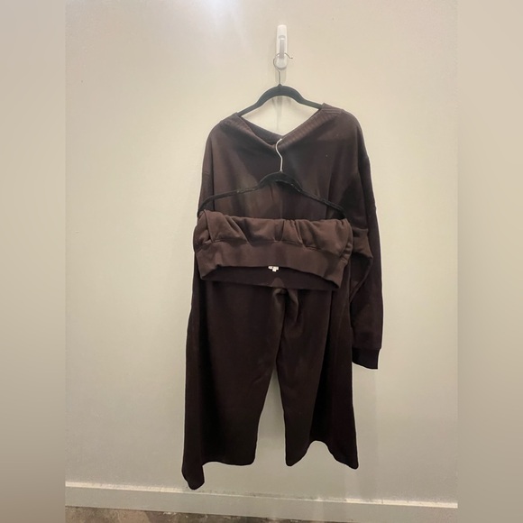 Aerie Après-Chill Sweatshirt and Trouser Set - Picture 7 of 7